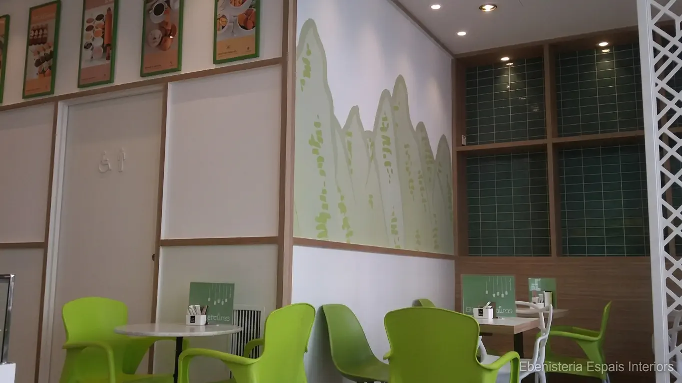 Muebles a medida de madera para cafetería