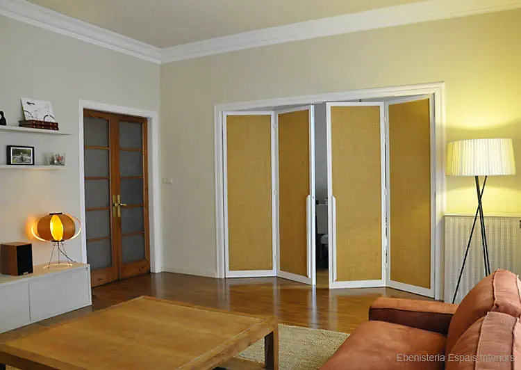 Puertas plegables de interior a medida – Armarios Closed